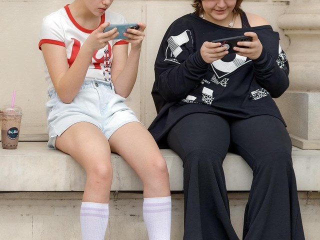 ADICCIONES TECNOLÓGICAS Y COMPORTAMENTALES 