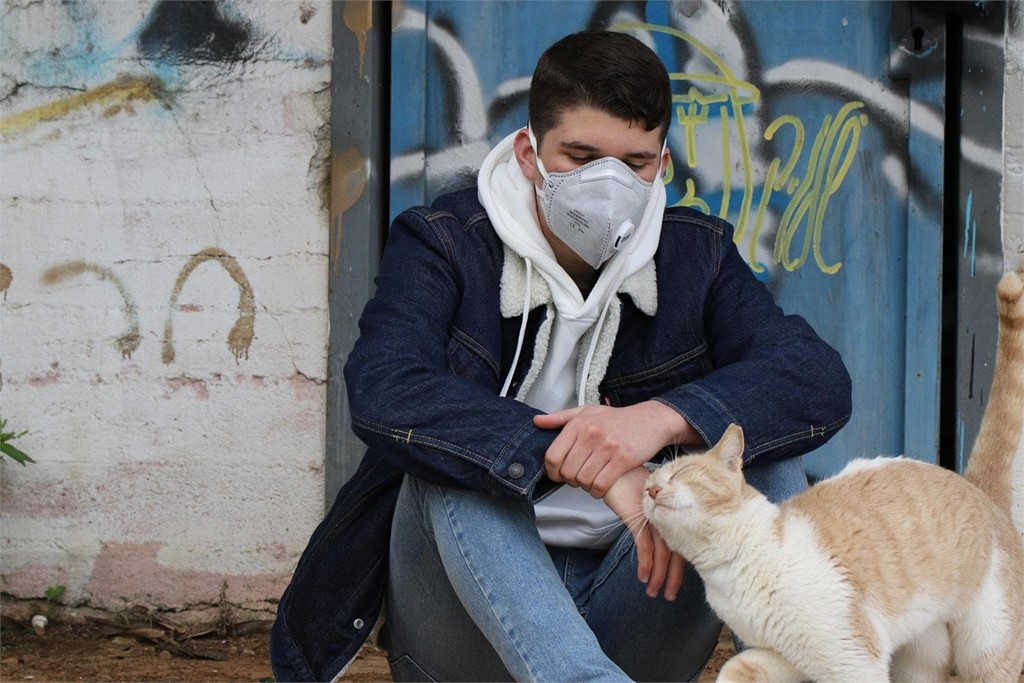 LOS ADOLESCENTES SE ESTÁN PORTANDO COMO VERDADEROS CAMPEONES ANTE EL COVID-19